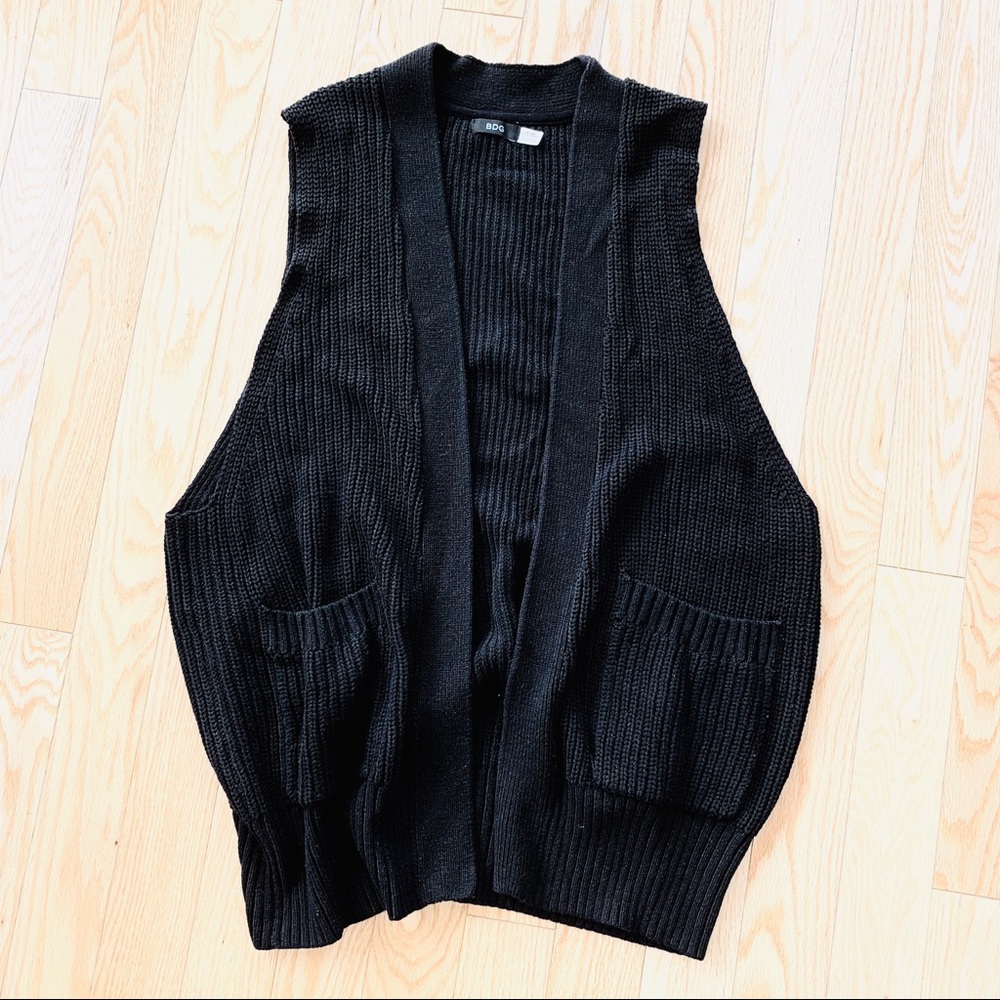 URBAN OUTFITTERS BDG Sleeveless Cardigan